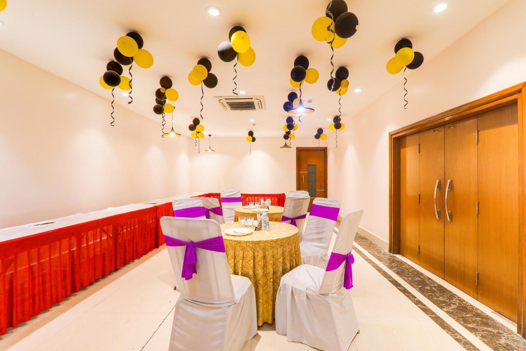 Super Townhouse Viraj Khand Formerly Veridian Inn Chinhat Exterior foto